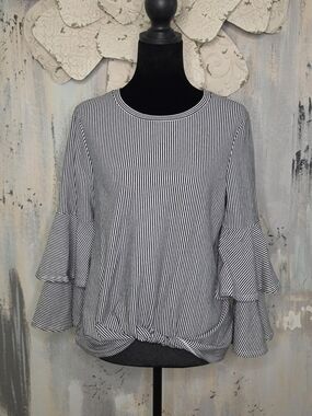 BOLD elements Black and White Pinstriped Ruffle-Sleeve Blouse W/gathered Front
